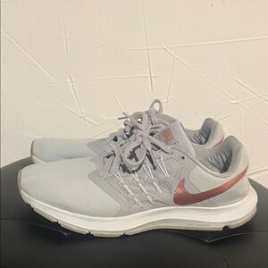 Nike Women's Sneakers in Gray and Copper